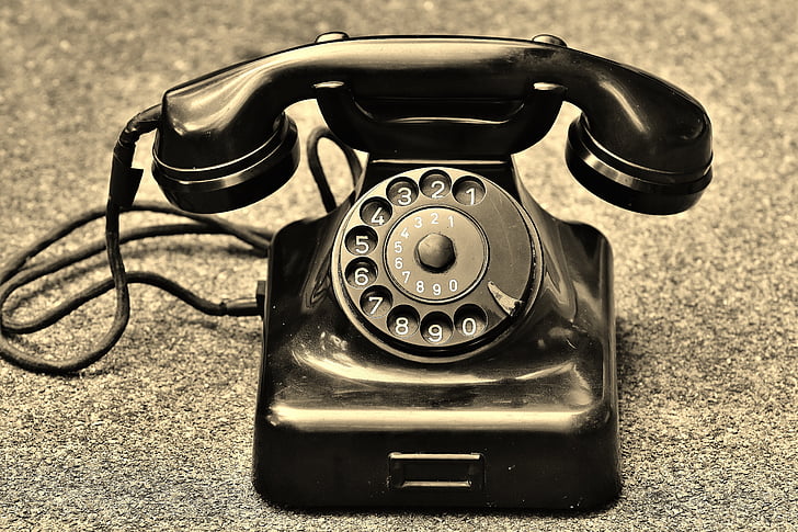 phone-old-year-built-1955-bakelite-preview.jpg